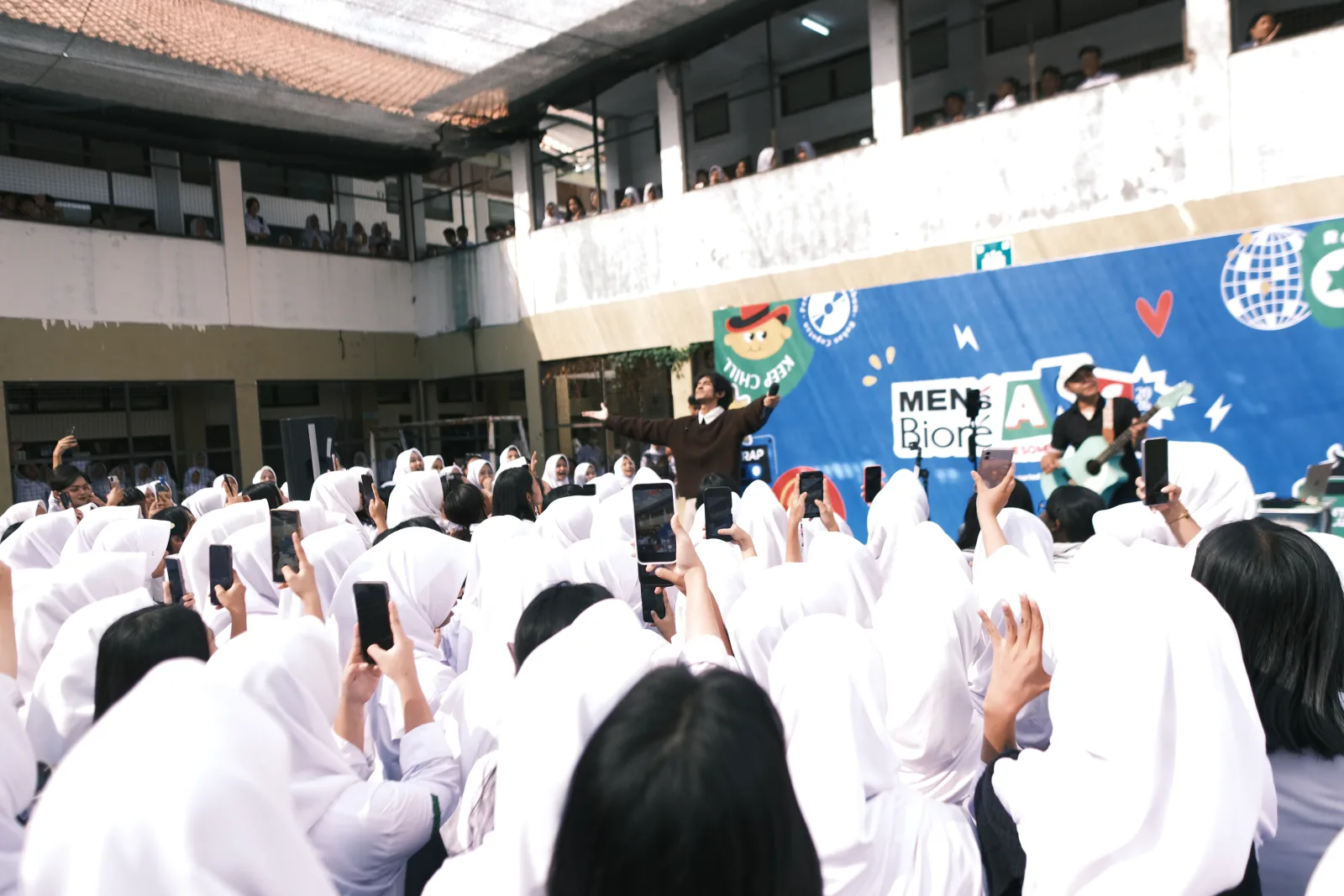 Sihir Suara Serak Weswey yang Tetap Stabil dan Syahdu di Pensi Sekolah