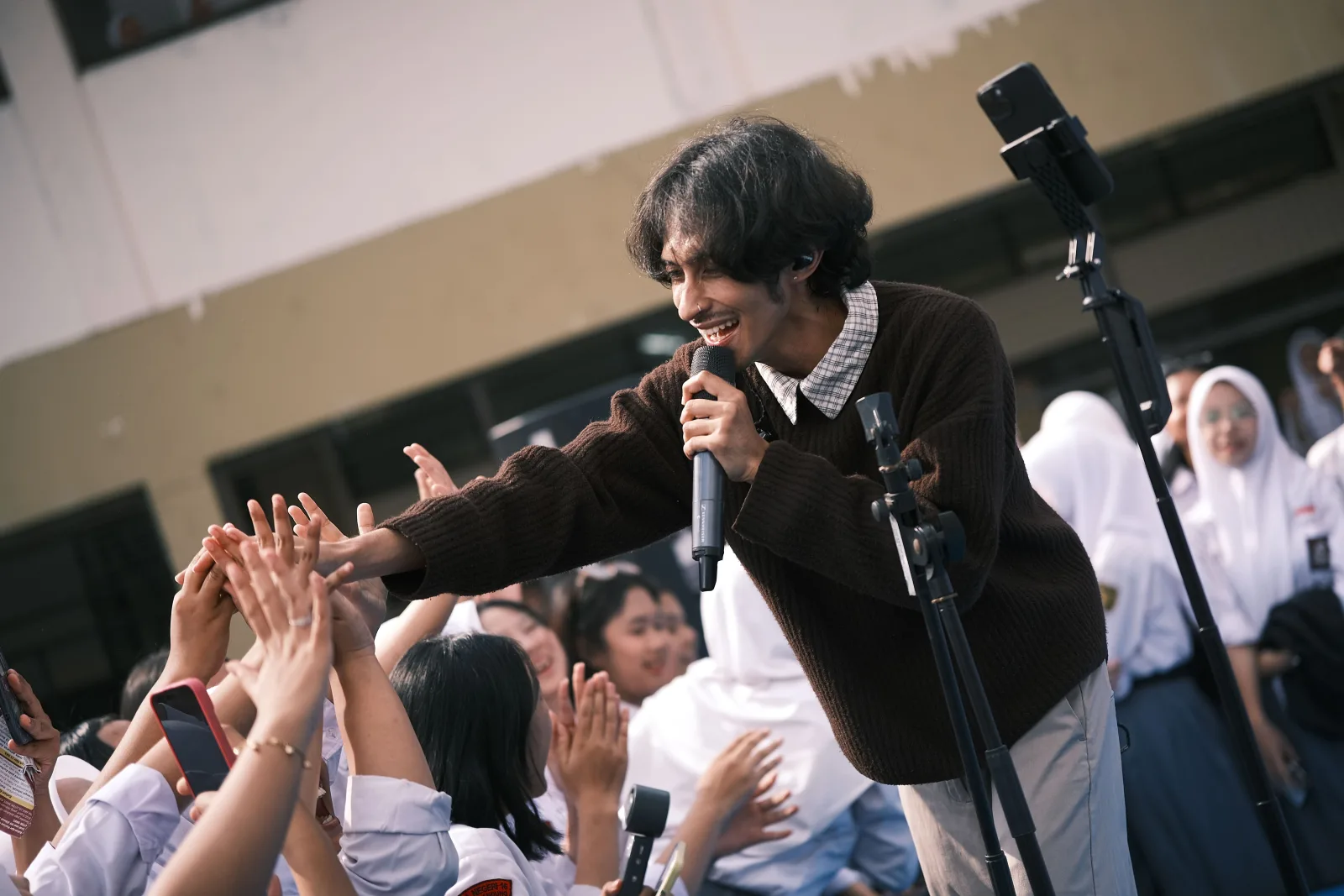 Pesan Mendalam Weswey untuk Siswa: Jangan Takut Berproses dari Bawah