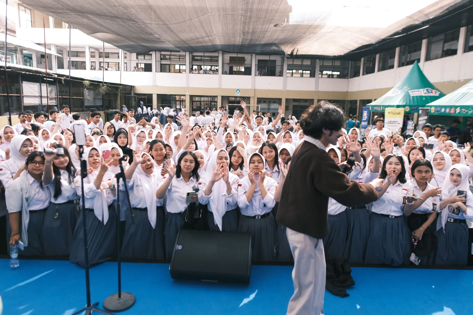 Pelajaran Berharga dari Perjalanan Karier Weswey yang Diceritakan di Sekolah