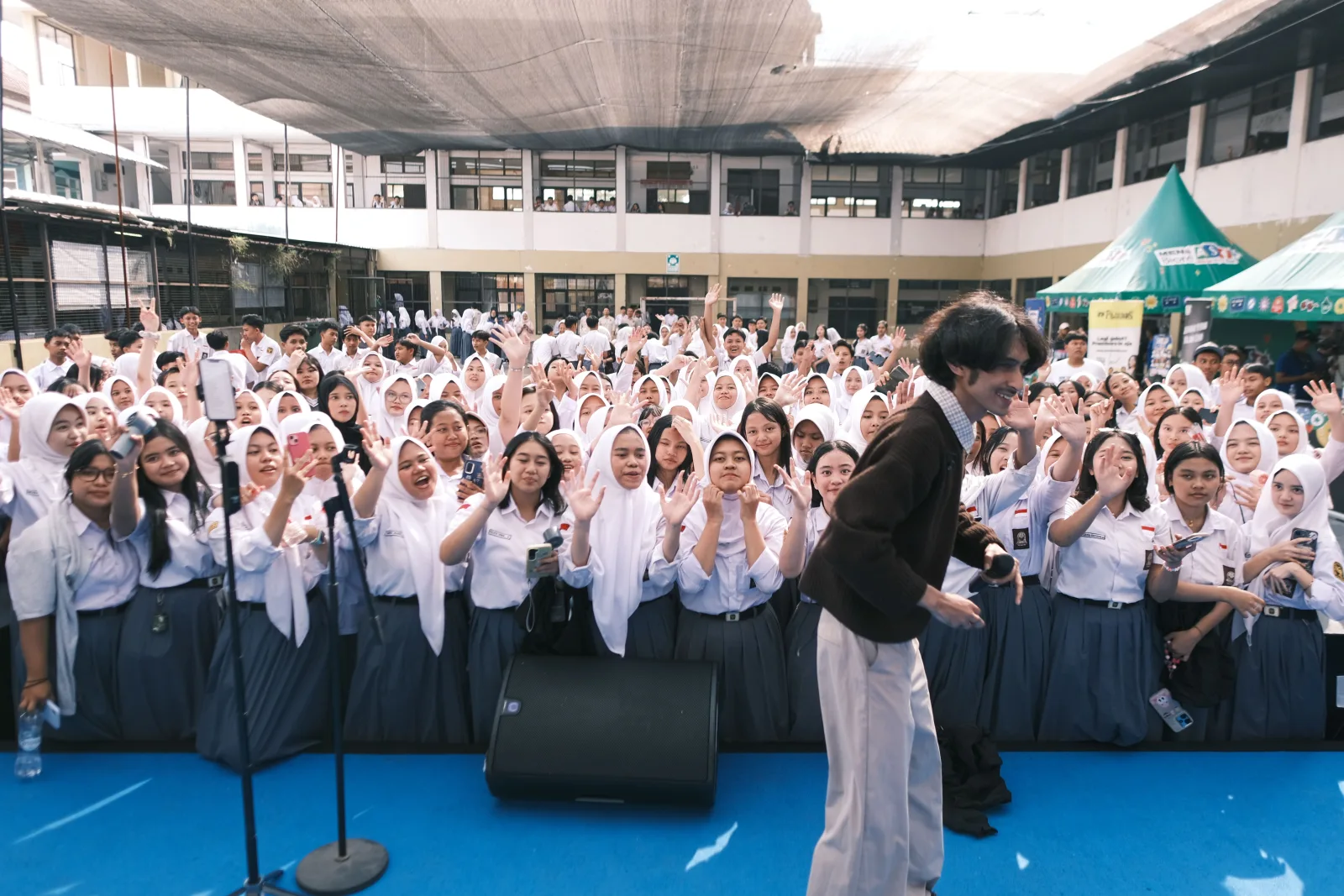Ketika Sosok Musisi Otentik Seperti Weswey Menginspirasi Band Sekolah