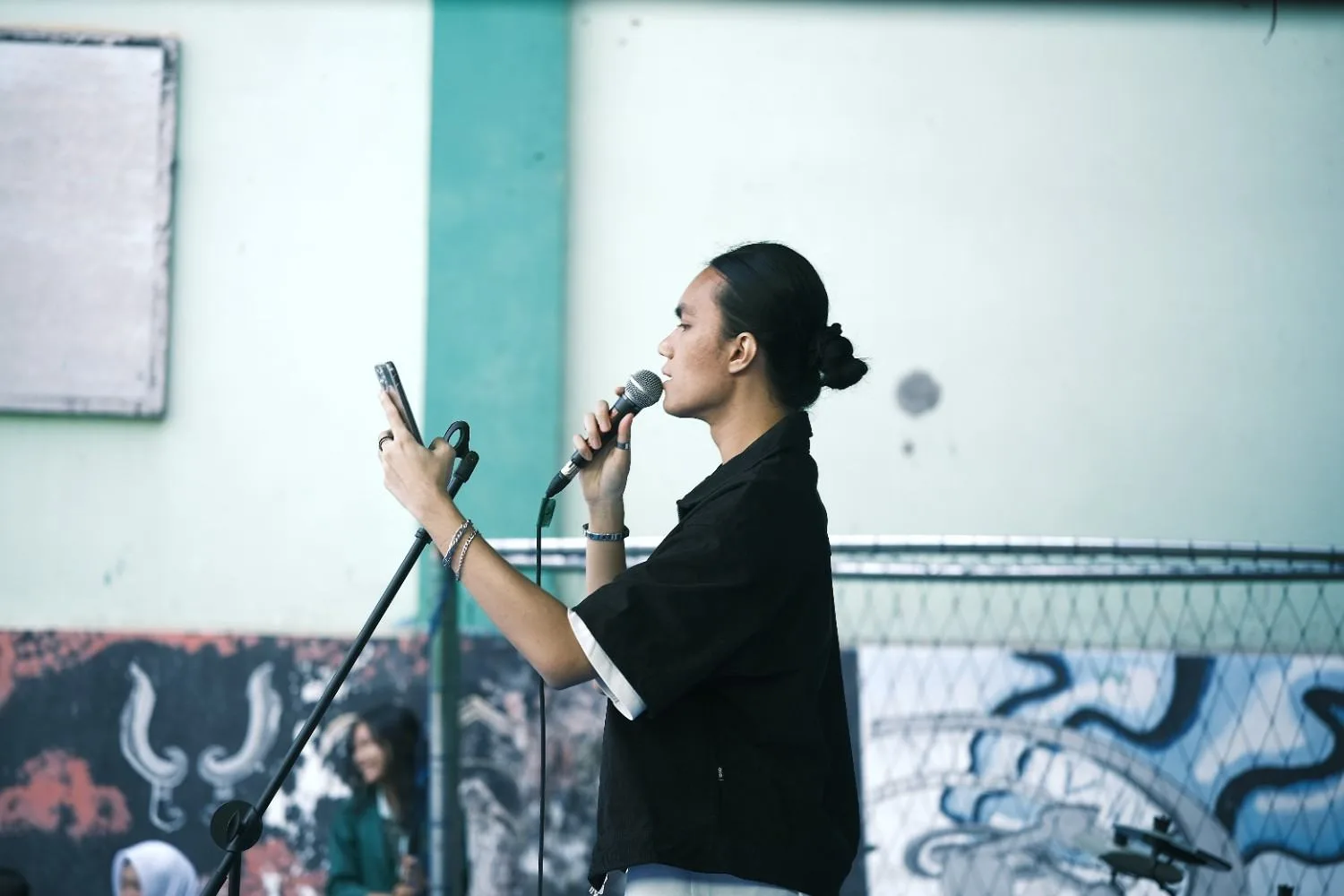 Mengapa Kualitas Sound Monitor Panggung Sangat Menentukan Penampilan Musisi?